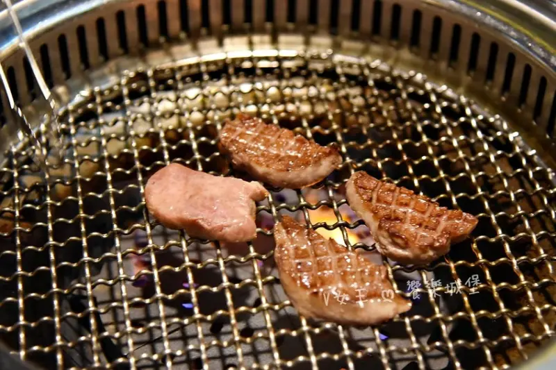 東區燒肉推薦 豆町村燒肉 ll 國父紀念館美食，嚴選新鮮頂級