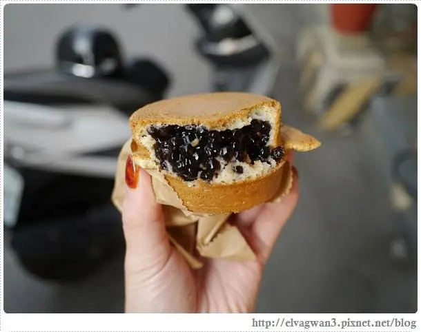 [台南●中西區]  央米紅豆餅 -- ☆銅板美食☆ 多口味創意紅豆餅♪珍珠&奶油、奶酥&葡萄、地瓜&芋頭的完美混搭♥ (持續更新中)