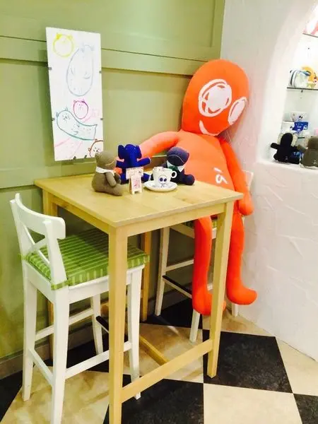 高雄 ✿ à la sha cafe ✿ 可愛的à la sha娃娃 手繪插畫陪你喝下午茶!
