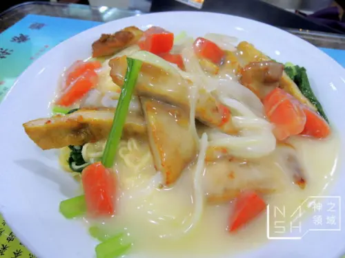 [捷運東門美食] Nash 吃 鑫華茶餐廳 起司奶油豬排公仔麵不錯吃 