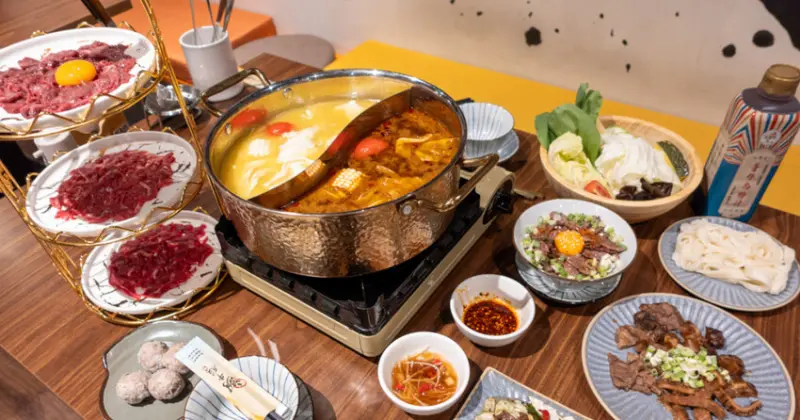 台北溫體牛肉火鍋推薦！潮牛殿溫體牛創意鍋物，厚白牛骨湯與麻辣鍋一次吃。