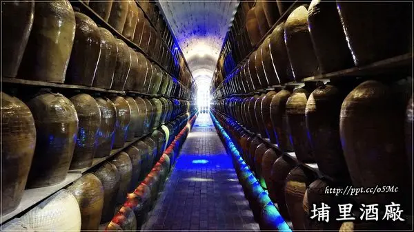 【南投/埔里】用酒甕做成的時光隧道，讓人意想不到的美景♪♪埔里酒廠♪♪