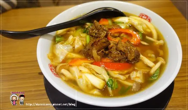 ♥新竹美食關新路餐廳♥▋四川辣麵-台灣二號店 來自日本大阪日式拉麵+中華擔擔麵 ▋口味濃厚 不只辣也有小朋友可吃的兒童餐喔！