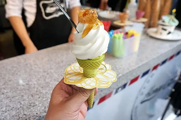 【台北東區美食】Honey Creme 瘋靡韓國蜂巢冰淇淋來台加入冰淇淋大戰了(敦化站美食)--踢小米食記