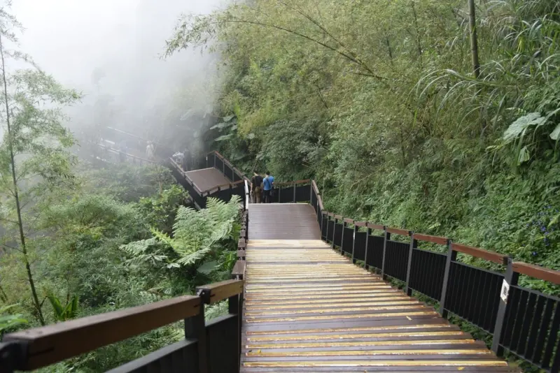 嘉義梅山一日遊行程推薦｜金牌農村太平社區 太平雲梯 太平老街