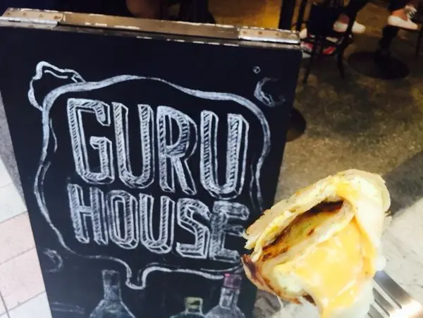 捷運西門站✿ GURU HOUSE ✿ 鐵鍋蛋餅 厚度無極限! 起司牽絲無極限!