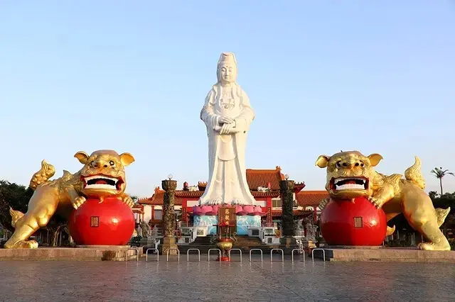 2025基隆半日遊攻略：基隆中正公園眺望海港風光、基隆塔登高