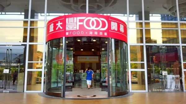 ▌典華 • 豐Food 海陸百匯 ▌薇拉小公主吃完舔嘴唇再次推薦 •  超過200道菜, 還有排行榜冠軍8菜必吃, 吃一餐可以抵3餐的吃到飽料理 ...