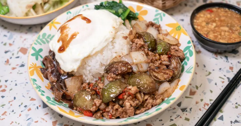 台中泰式料理推薦！泰小葉泰國小吃店全面升級，餐點強到秒圈粉。