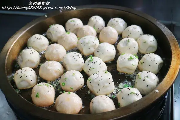 【台北中正區】會爆漿的上海生煎包『咬三口上海生煎包』銅板美食/水源市場旁/捷運公館美食推薦~