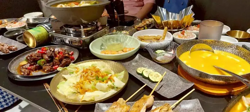 美食｜高雄美食推薦「這間串燒」，最Chill吃到飽 KTV，