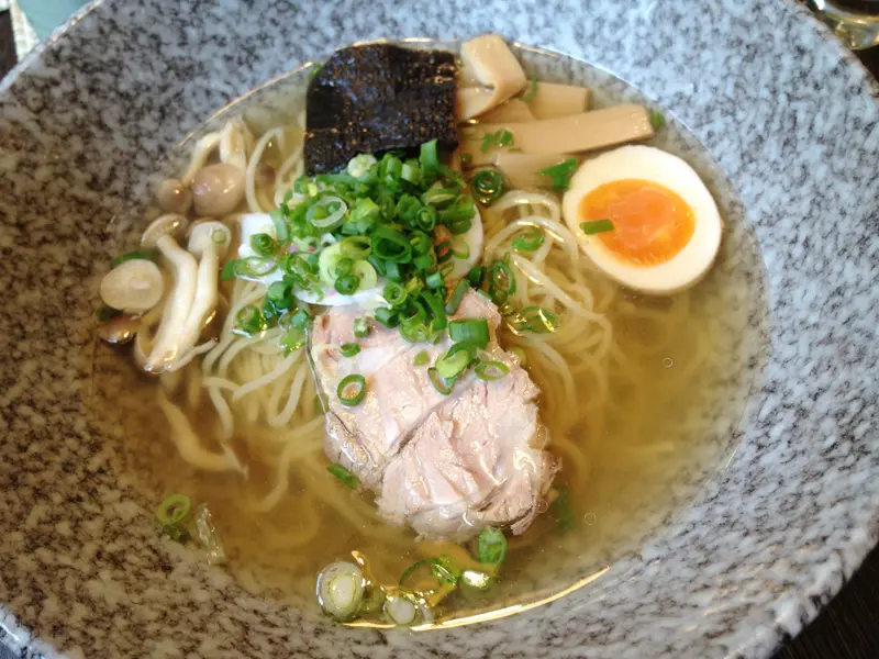 用餐空間也太舒適的拉麵店-昭和拉麵