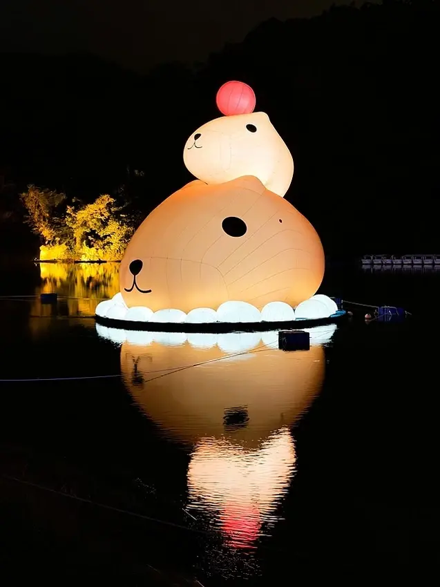 2025碧潭地景裝置展｜呆在碧潭の水豚君，活動日期：2025