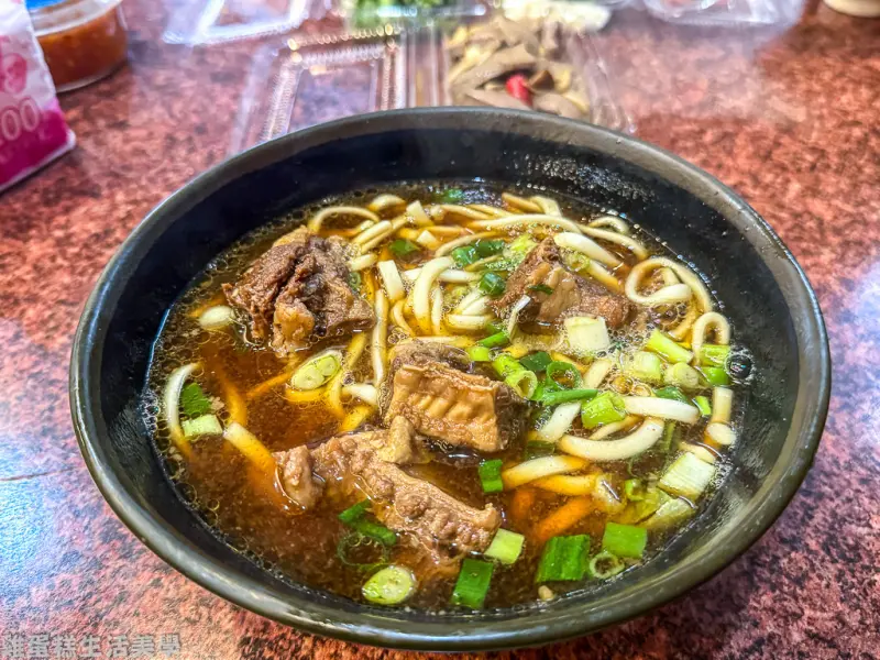 【苗栗食記】田新牛家莊 - 2000則評論4.1顆星，頭份最著名的全牛料理店