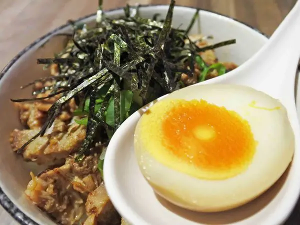 台北中山區/麵屋輝/捷運松江南京站/來自大阪的日式沾麵 濃郁拉麵 好吃叉燒飯