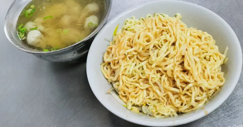 宜蘭羅東必吃美食！上讚麵獨門醬料飄香數十年，手捍麵條香Q口感絕佳。