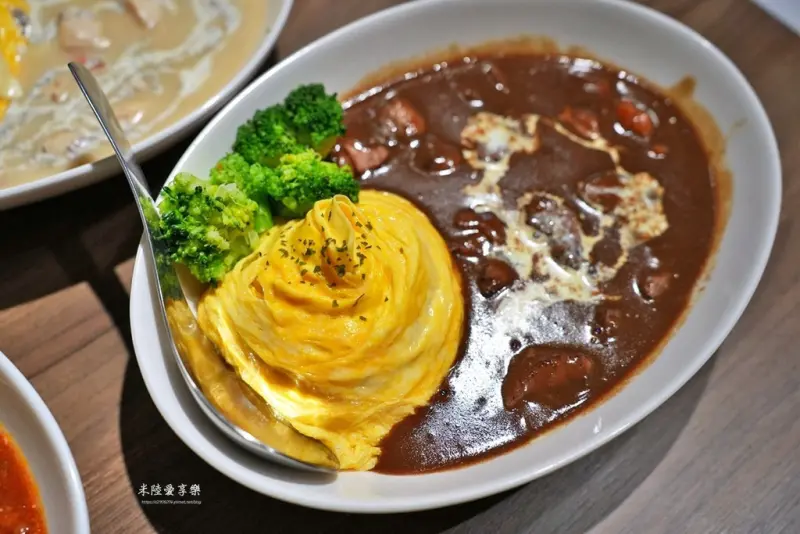 竹北-軟蛋醬蛋包飯專門製作所(竹北店)✓各種醬汁等你來嚐鮮