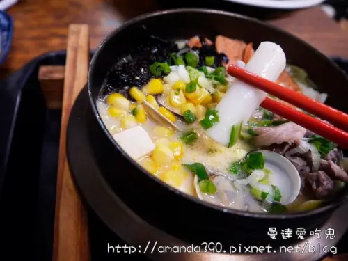 【台南食記】安平區 芳鄰小館 ● 一人份部隊鍋滿足想吃的慾望 ❤❤