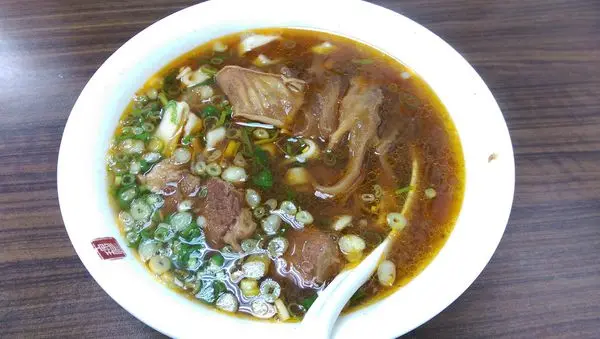 穆記牛肉麵：37年老店+媒體推薦(北醫)