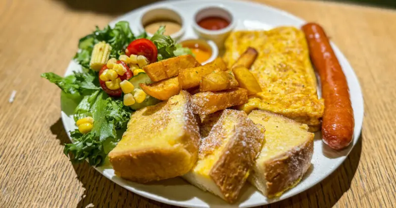 新竹早午餐推薦小稻甜Cafe！清新日系風格超好拍，燻雞蛋起司捲必吃。