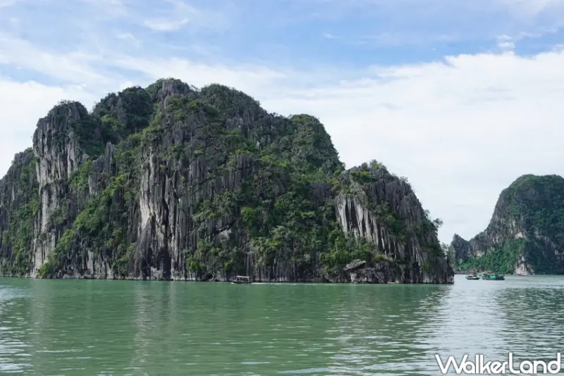 越南必搭五星遊船！水晶假日號深入拜子龍灣，享海景午餐、下午茶與獨木舟體驗。