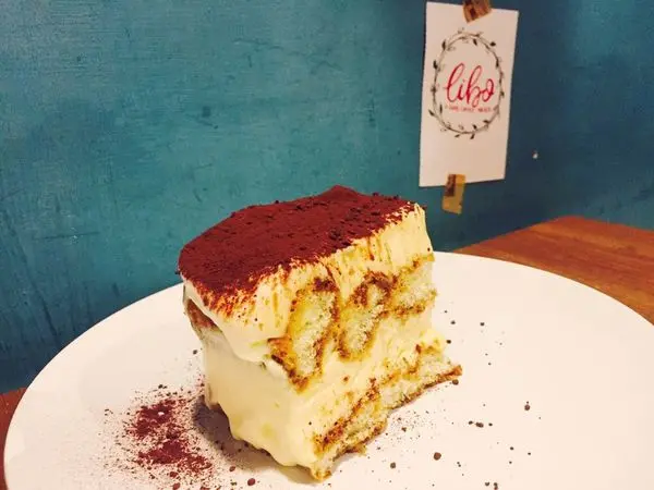 捷運中山站✿LIBO cafe✿中山站鬧區周遭的寧靜巷弄~ 平價的久坐咖啡廳 ! 不限時快來卡位吧~