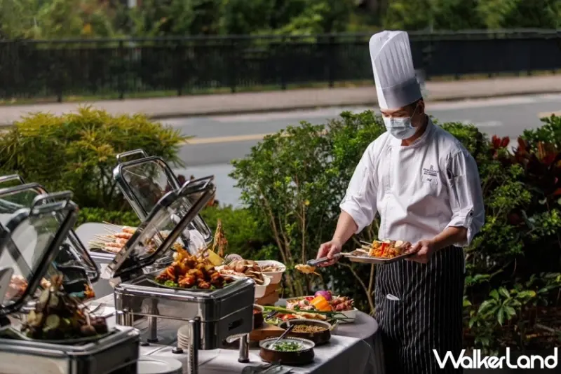 台北士林萬麗酒店「士林廚房」吃到飽升級！戶外烤肉 和牛海鮮 無限續，再加碼抽住宿券。