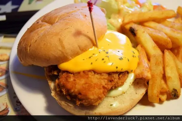 ★MyBURGER買堡-超好拍漢堡堡八里左岸