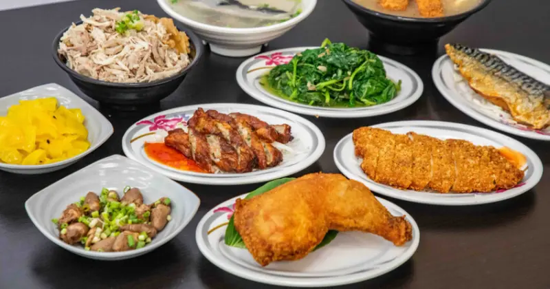 桃園中壢美食推薦！吃飯道地南部小吃集結，火雞肉飯堆成小山CP值超高。