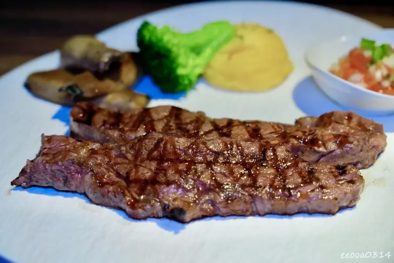 台北牛排推薦｜亨利客原味炭烤牛排，老饕牛排88折嚐鮮、A5和