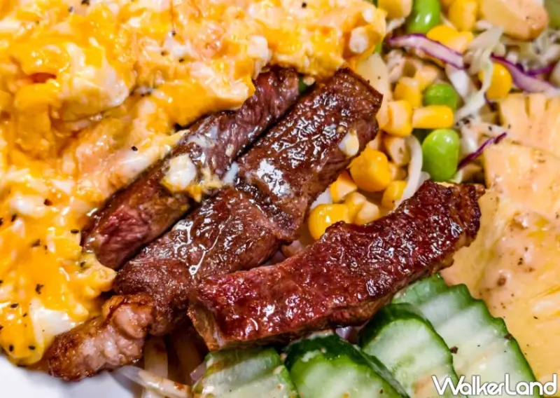 軍事迷必訪高雄早午餐！厚福早午餐 結合空軍收藏的彌陀美食，現炸雞腿、厚切牛排拼盤超有誠意。