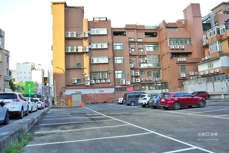 竹北-軟蛋醬蛋包飯專門製作所(竹北店)✓各種咖哩等你來嚐鮮