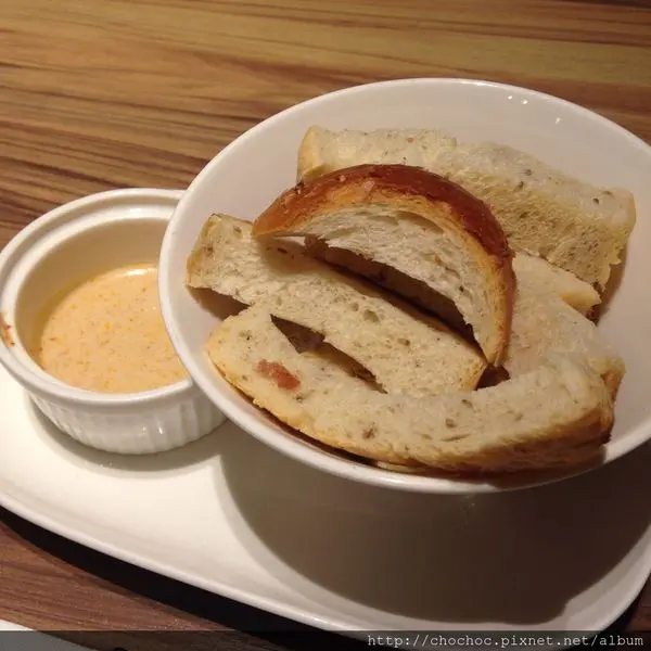 Jolly手工釀啤酒泰食餐廳好吃我喜歡之吃太多了吧