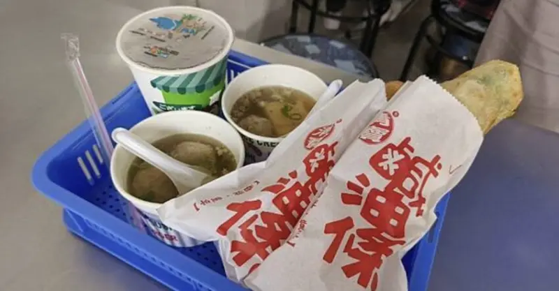 南投埔里清寶鹹油條！在地人激推古早味獨特酥炸口感、多樣配料，排隊也甘願～ 