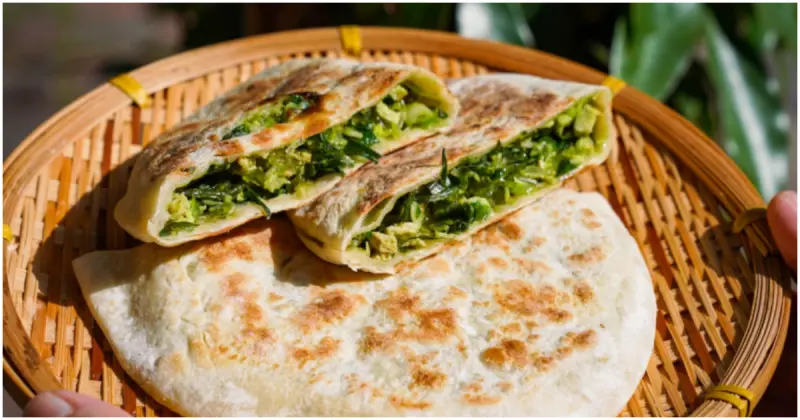 高雄眷村小吃推薦！幕昂餅盒 招牌乾烙韭菜盒必吃，一天只賣5小時老饕瘋搶。