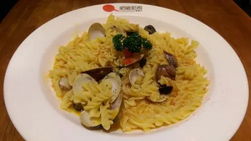 哈波尼司：百元平價義大利麵(三重)