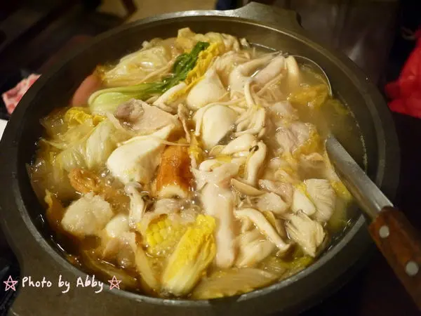 【食記:捷運土城站】台灣小吃-土城饗饌 。在地人都推薦的內行店。古早味豬油拌飯/好吃熱炒/鍋物/海鮮