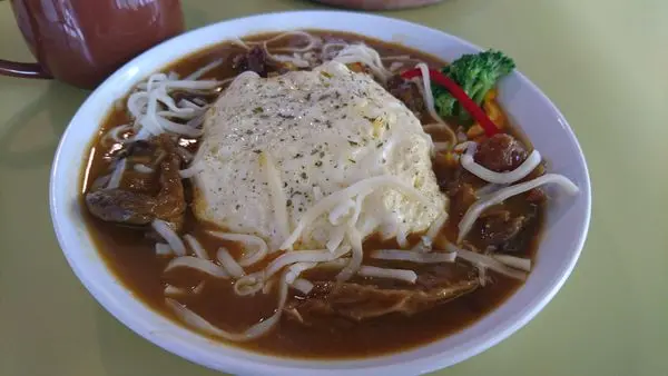 【台中】超平價的雞排蛋早餐、快跟湯匙一樣大的牛腩塊『凱撒盒子日式洋食專賣店』