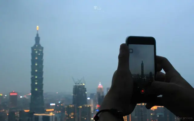 台北。信義。眺望盆地的迷離璀璨 / 象山夜景