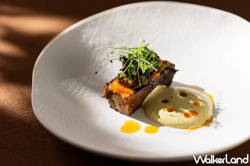 米其林1星A CUT牛排館秋季新菜單！「島嶼庭園」必吃黑鮪魚、鴨肝與牛舌，探索主廚凌維廉的草本清新味覺宇宙。
