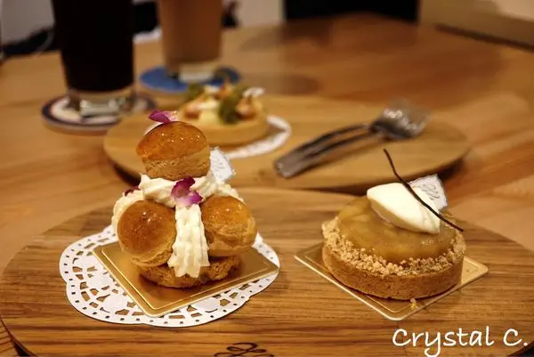 【台中美食推薦】小原咖啡 好吃檸檬塔 伯爵蘋果塔 悠閒空間好吃甜點 精明一街美味咖啡廳推薦!(下午茶 早午餐)