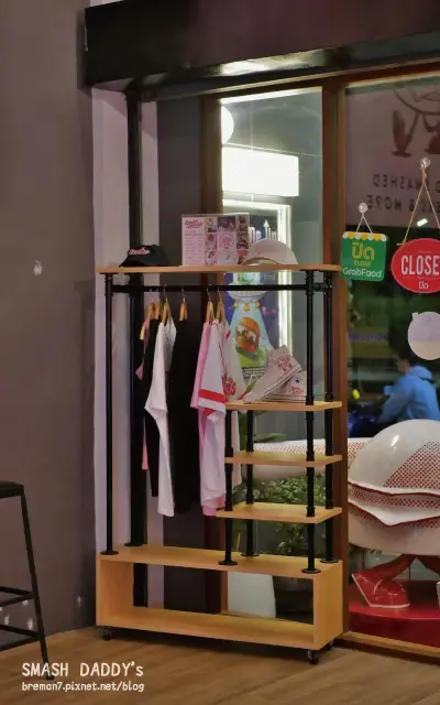 《泰國清邁自由行》Smash Daddy’s Burgers CNX│粉紅可愛風美式復古漢堡店