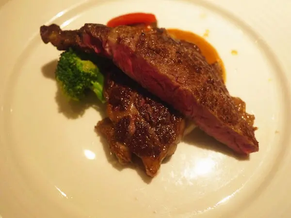 【台北 大安區/捷運忠孝敦化站】雅室牛排-CP值超高的牛排龍蝦