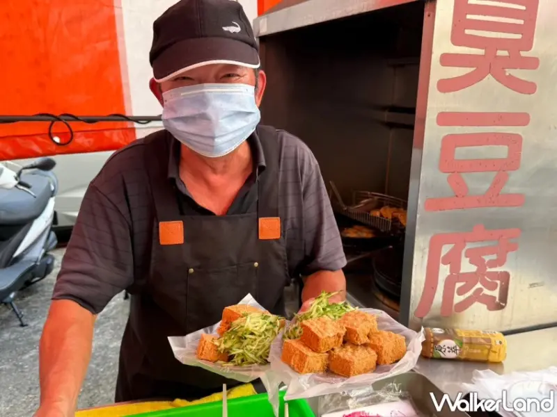 在地人瘋狂的台中臭豆腐！閻記臭豆腐 一週只開3天，60年老字號傳統好滋味。