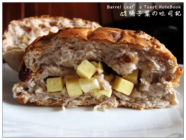 【麵包點心】宜蘭市│奕順軒 (宜蘭店) -- 葉子最愛的麵包店~紮實餡料大大滿足