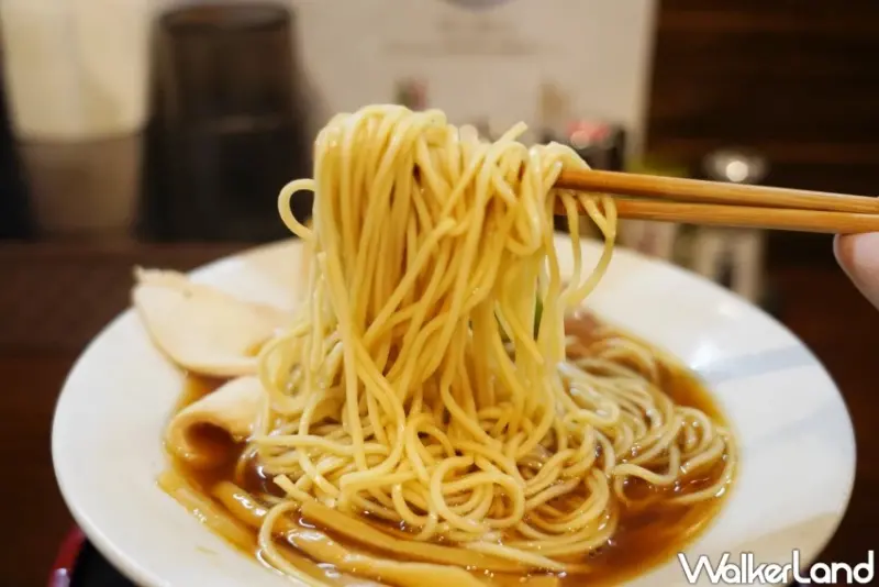 米其林推薦仙台拉麵！DASHIRO 蟬聯2年宮城縣拉麵冠軍，飛魚出汁醬油拉麵吃起來。