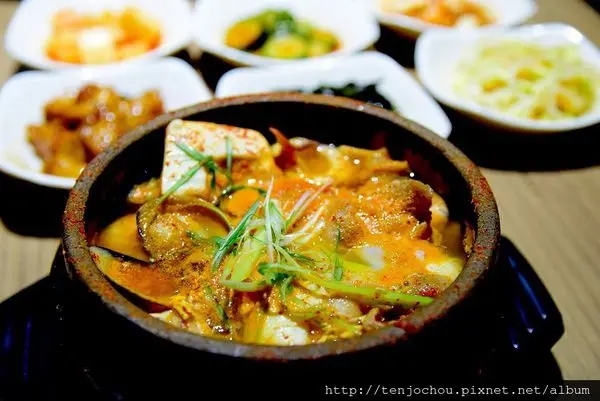花花，甲飽沒【台北食記】東區-九尾韓國豆腐煲 平價韓式料理推薦