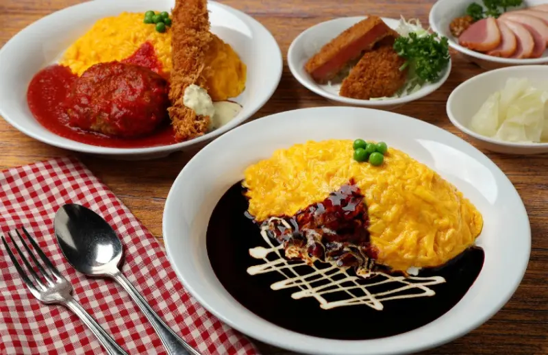 羽田機場新開店！銀座蛋包飯名店進駐羽田機場，飛機造型兒童餐和昭和風汽水可愛又好拍。