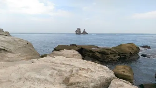 神秘海岸&燭台雙嶼：彷彿置身國外的美景(金山)