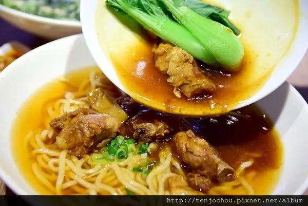 花花，甲飽沒【台北食記】貳頭堂 來一碗澆頭麵吧！新型態平價上海菜 師大夜市商圈必吃美食推薦